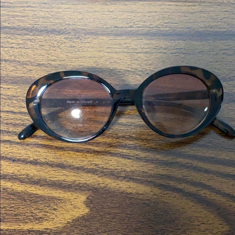 Turtle rose tint sunglasses